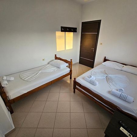 Apartments Luis 卡萨米尔 外观 照片