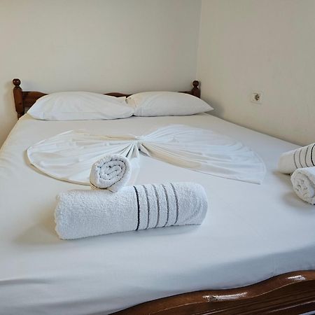 Apartments Luis 卡萨米尔 外观 照片