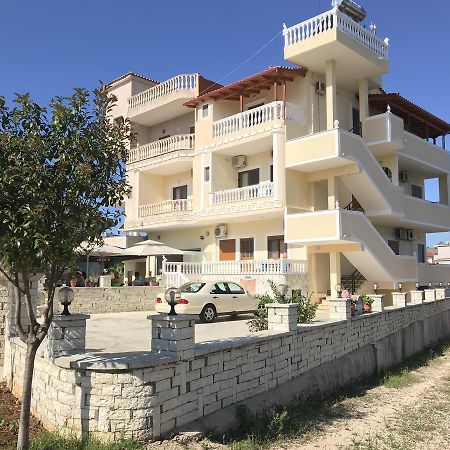 Apartments Luis 卡萨米尔 外观 照片