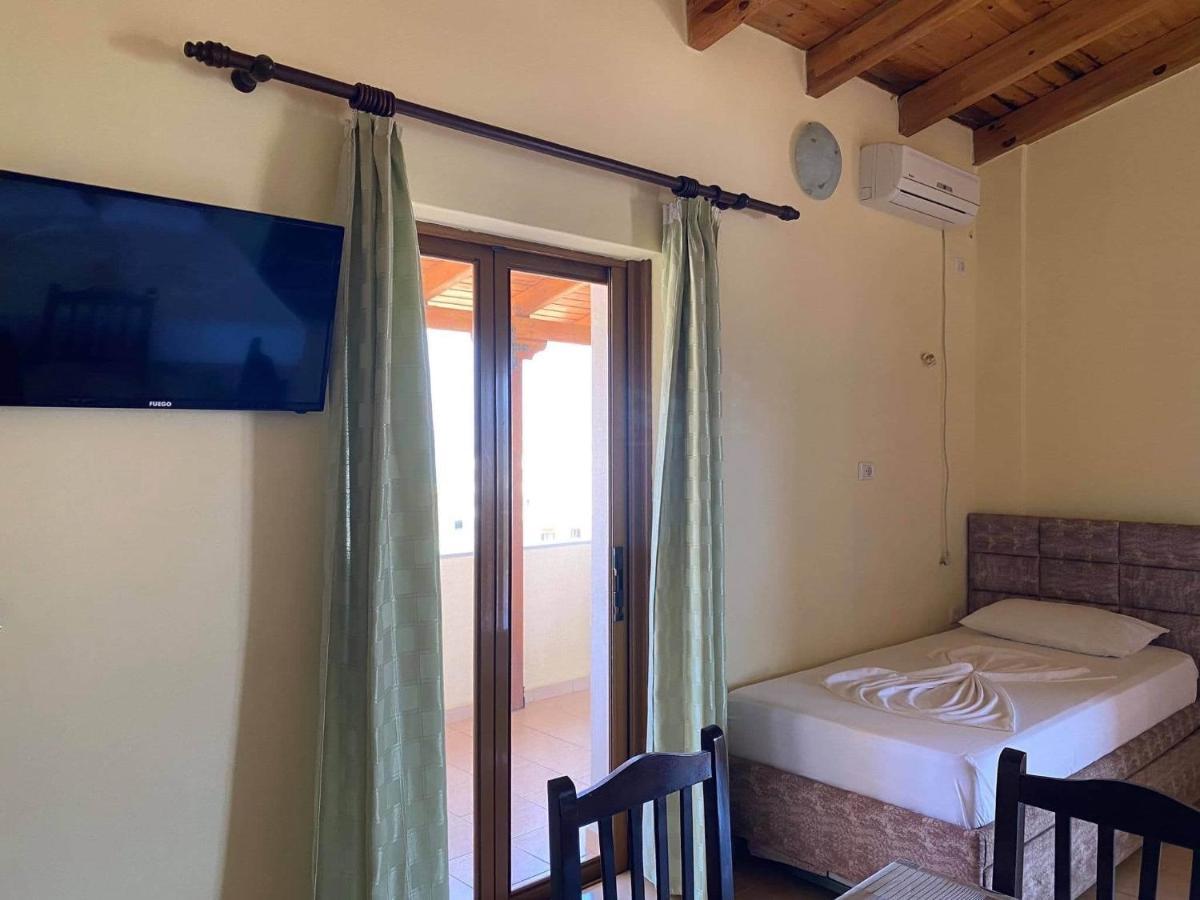 Apartments Luis 卡萨米尔 外观 照片
