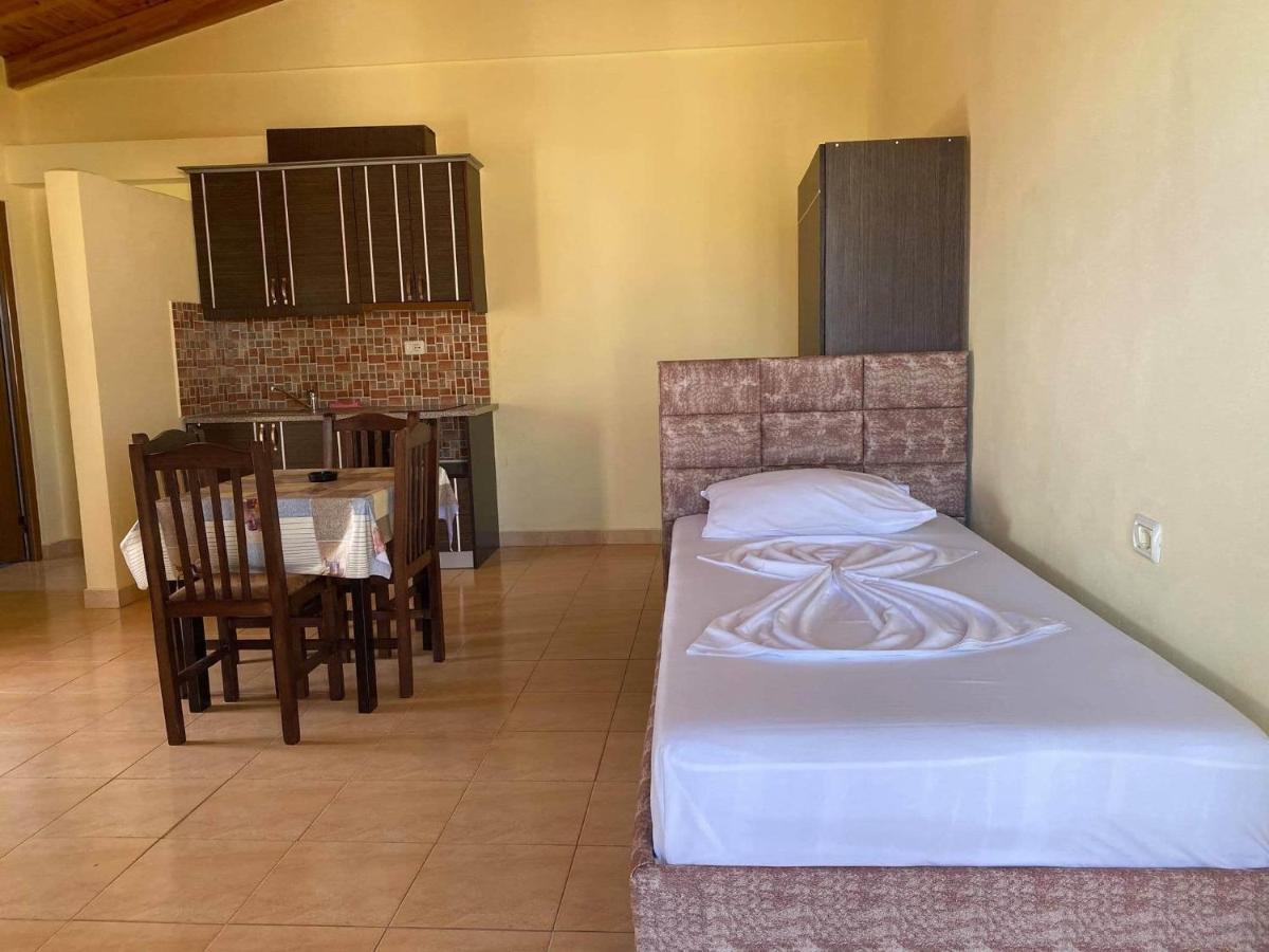 Apartments Luis 卡萨米尔 外观 照片