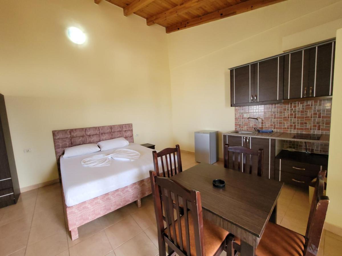 Apartments Luis 卡萨米尔 外观 照片
