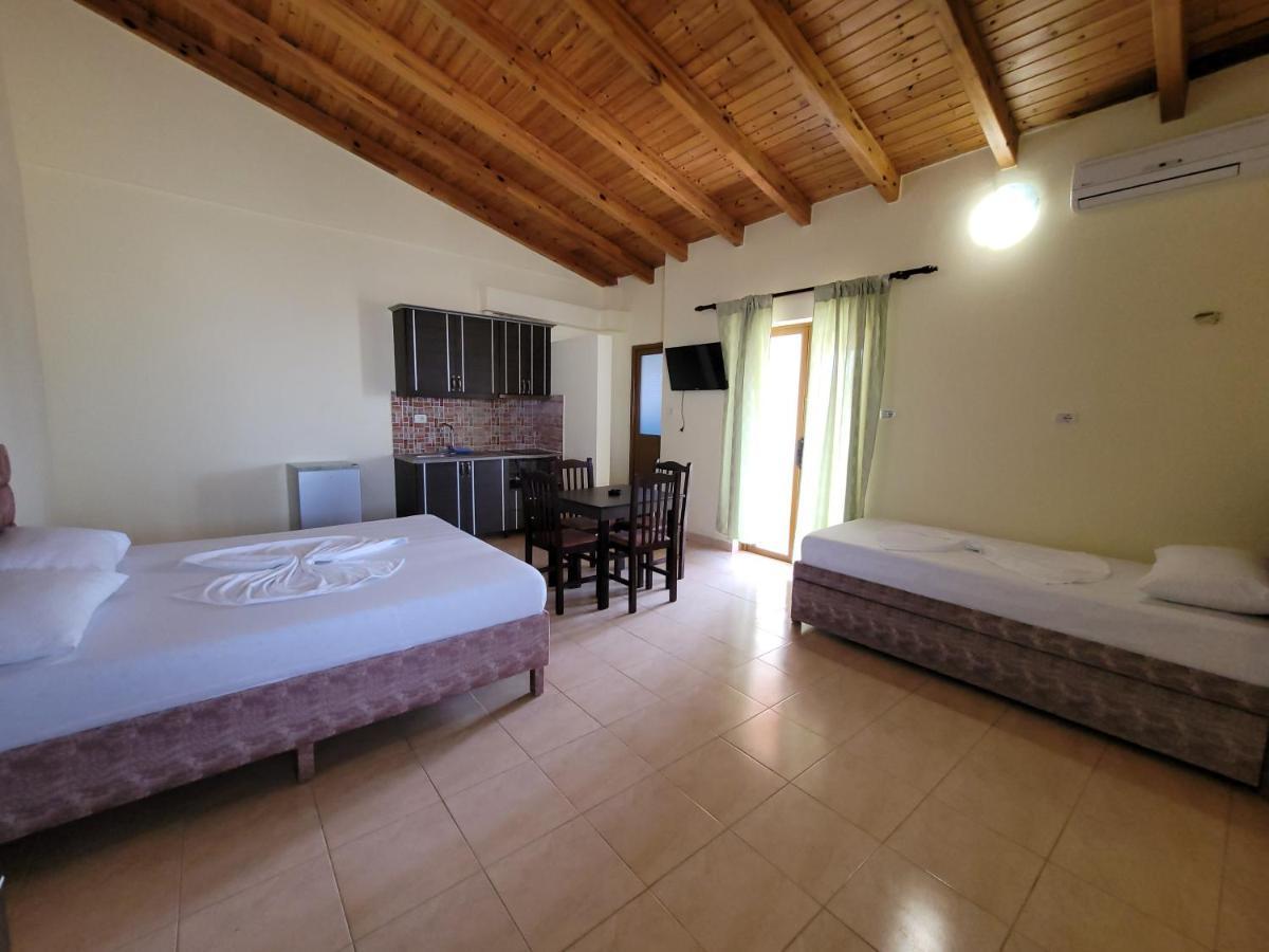 Apartments Luis 卡萨米尔 外观 照片
