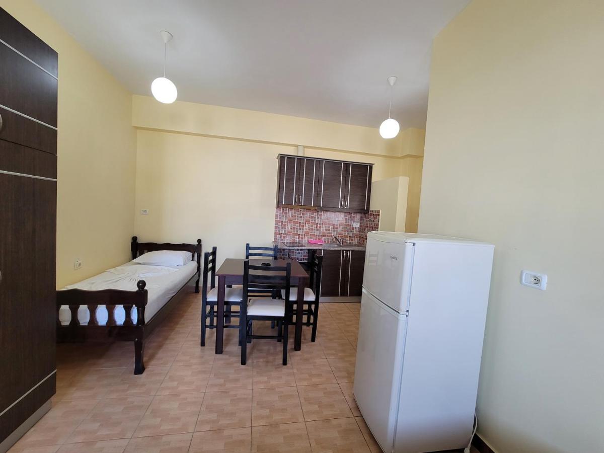 Apartments Luis 卡萨米尔 外观 照片