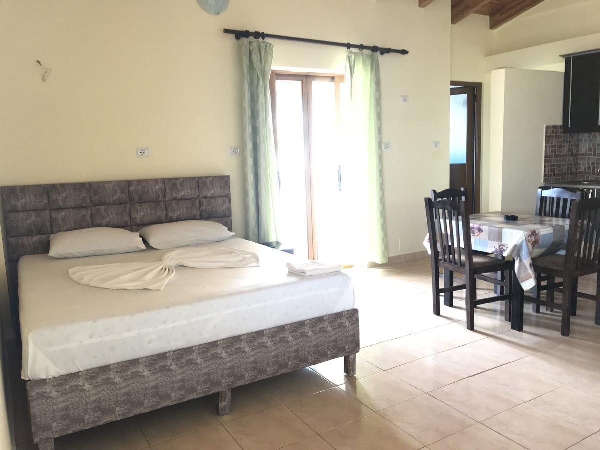 Apartments Luis 卡萨米尔 外观 照片
