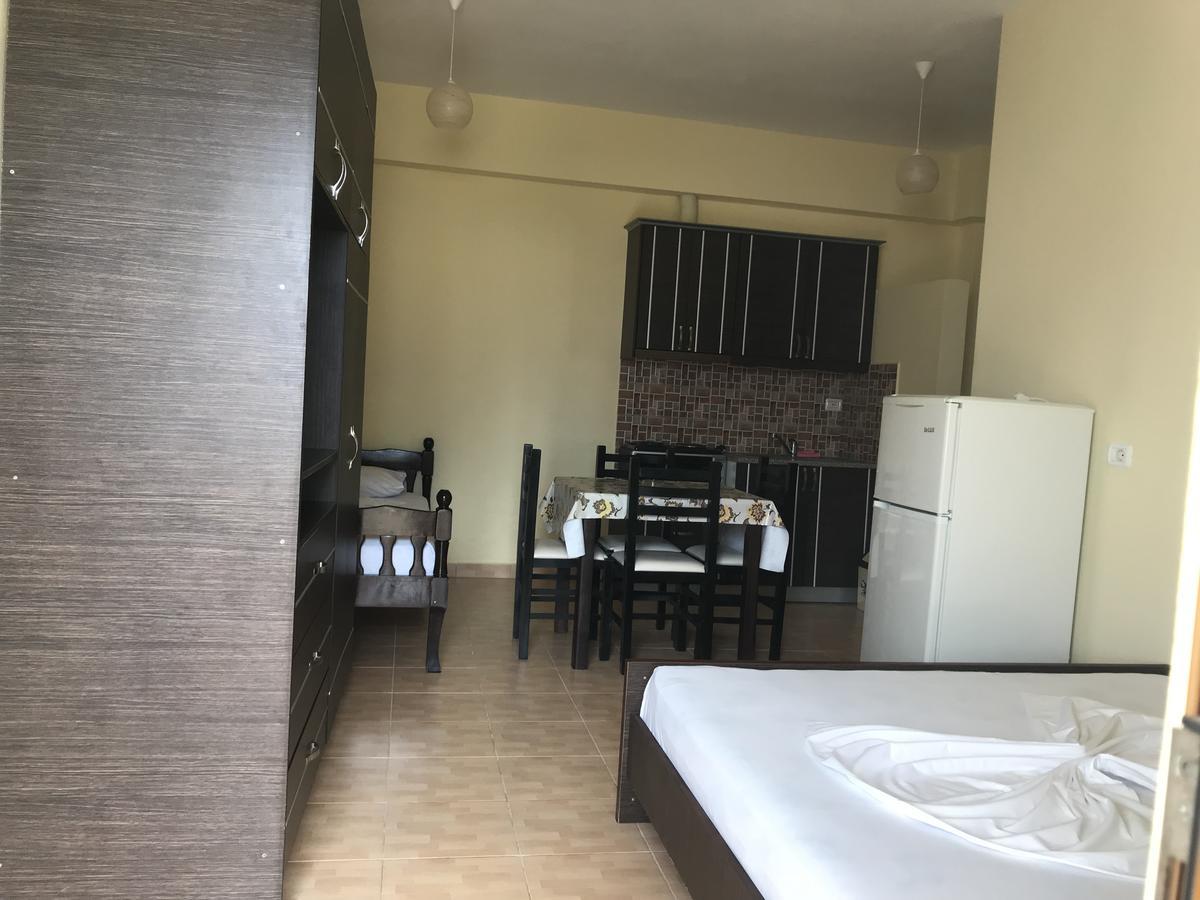Apartments Luis 卡萨米尔 外观 照片