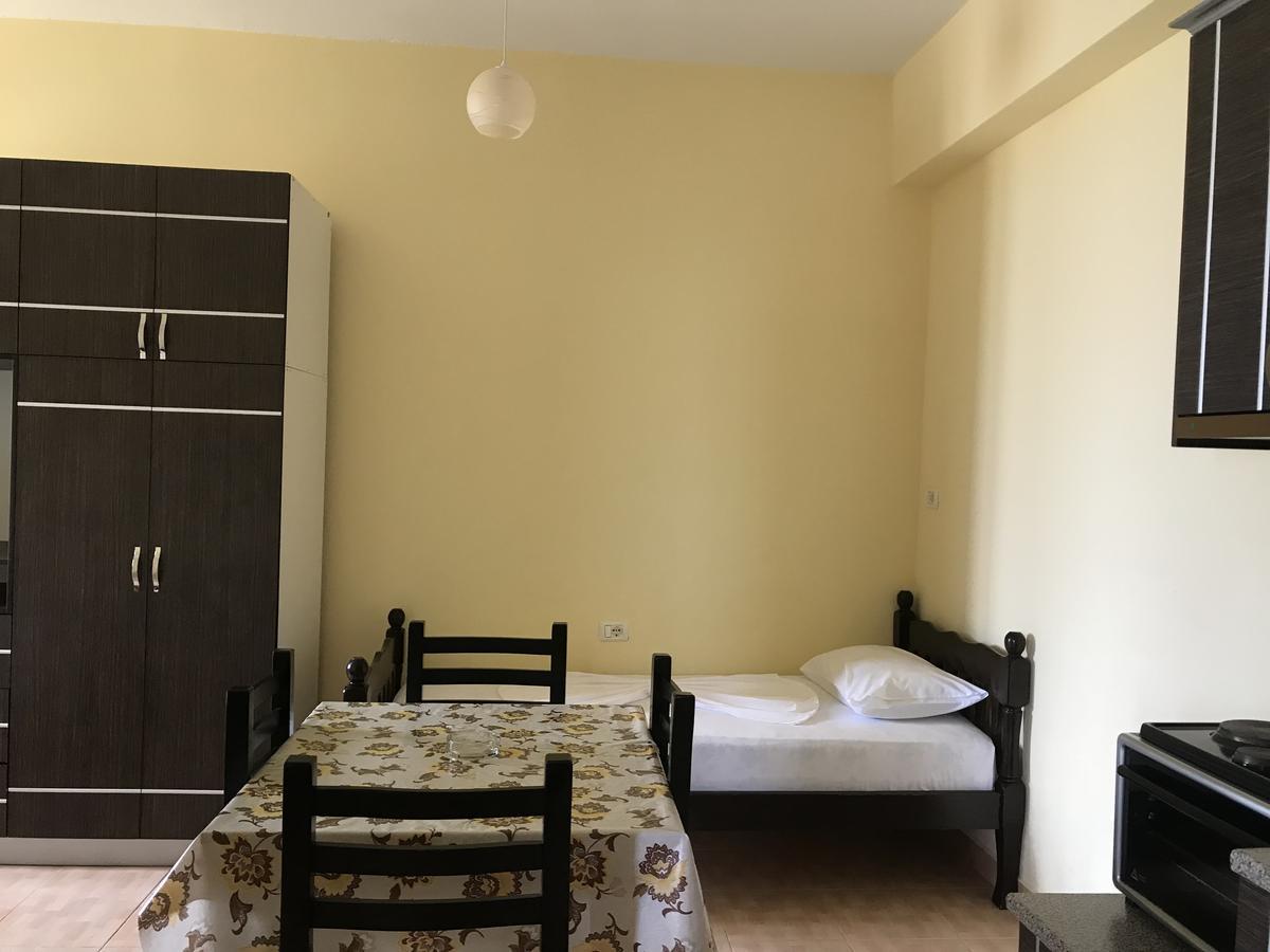 Apartments Luis 卡萨米尔 外观 照片