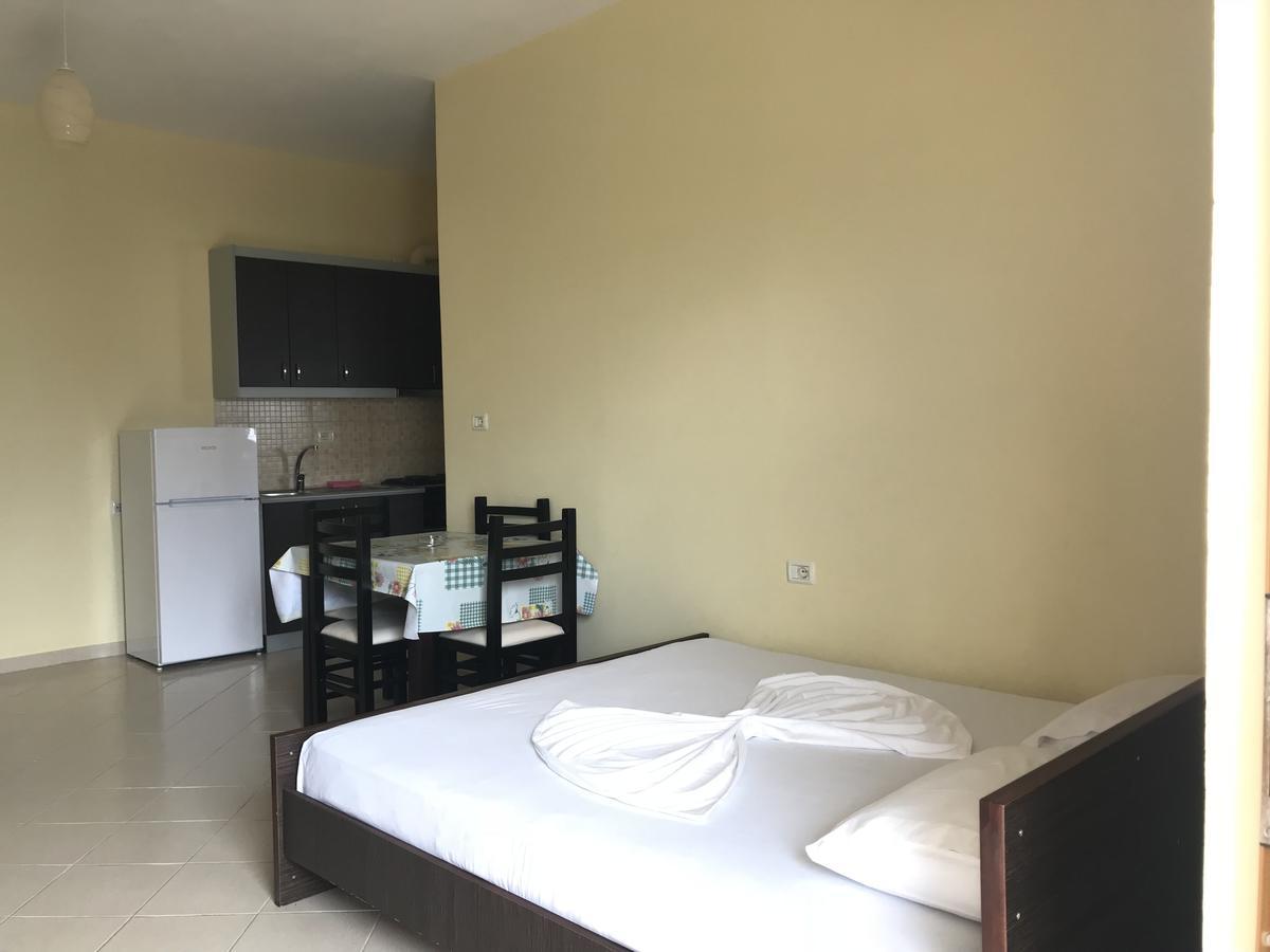 Apartments Luis 卡萨米尔 外观 照片