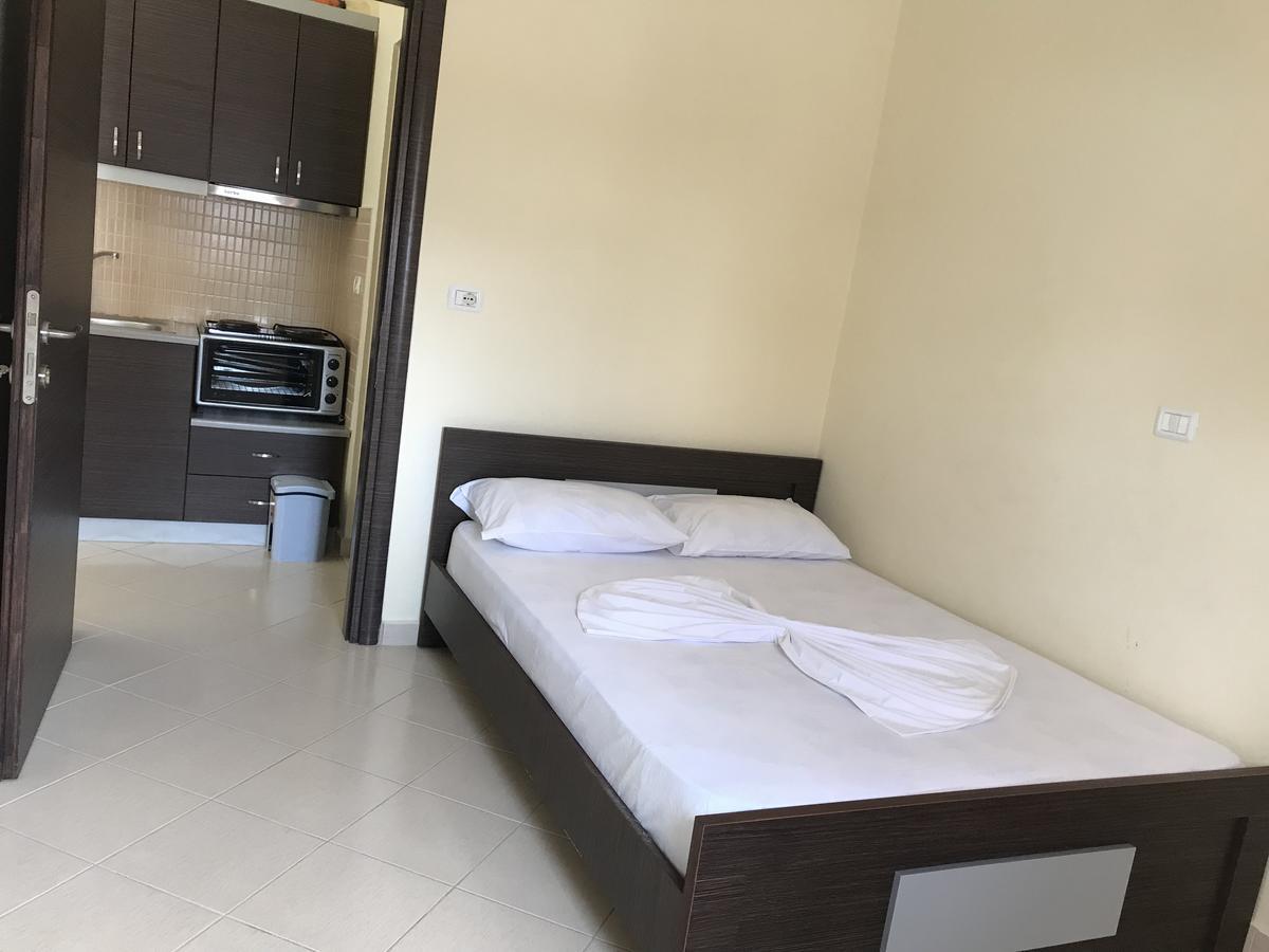 Apartments Luis 卡萨米尔 外观 照片