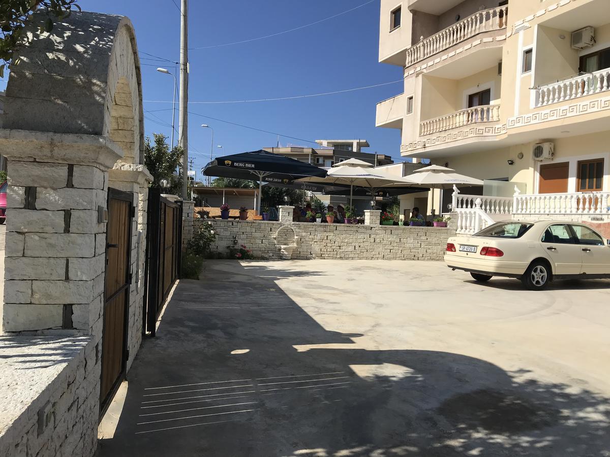Apartments Luis 卡萨米尔 外观 照片